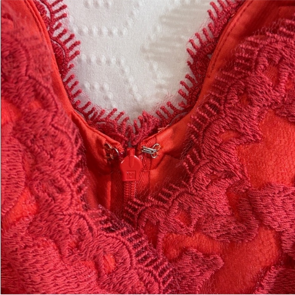 Tadashi Shoji Red Lace Pencil Dress Size 8 - Picture 7 of 12